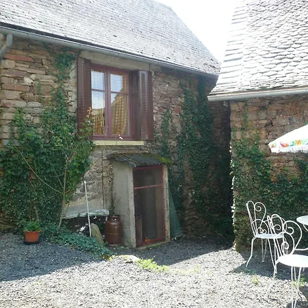 Maison De Claude * Castelnau-de-Mandailles